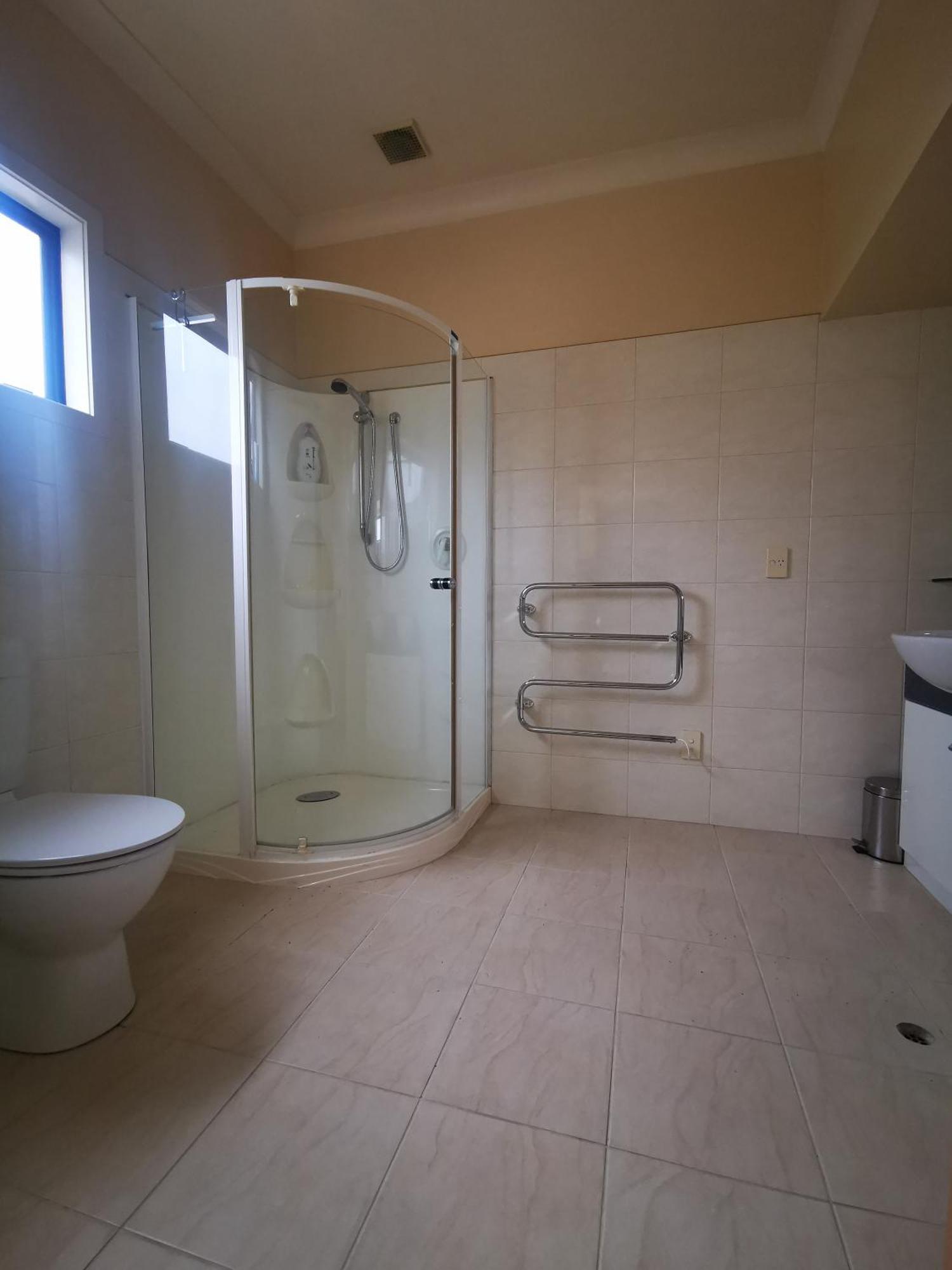 Large Luxury Apartment Located Right In Town Taupo Bagian luar foto