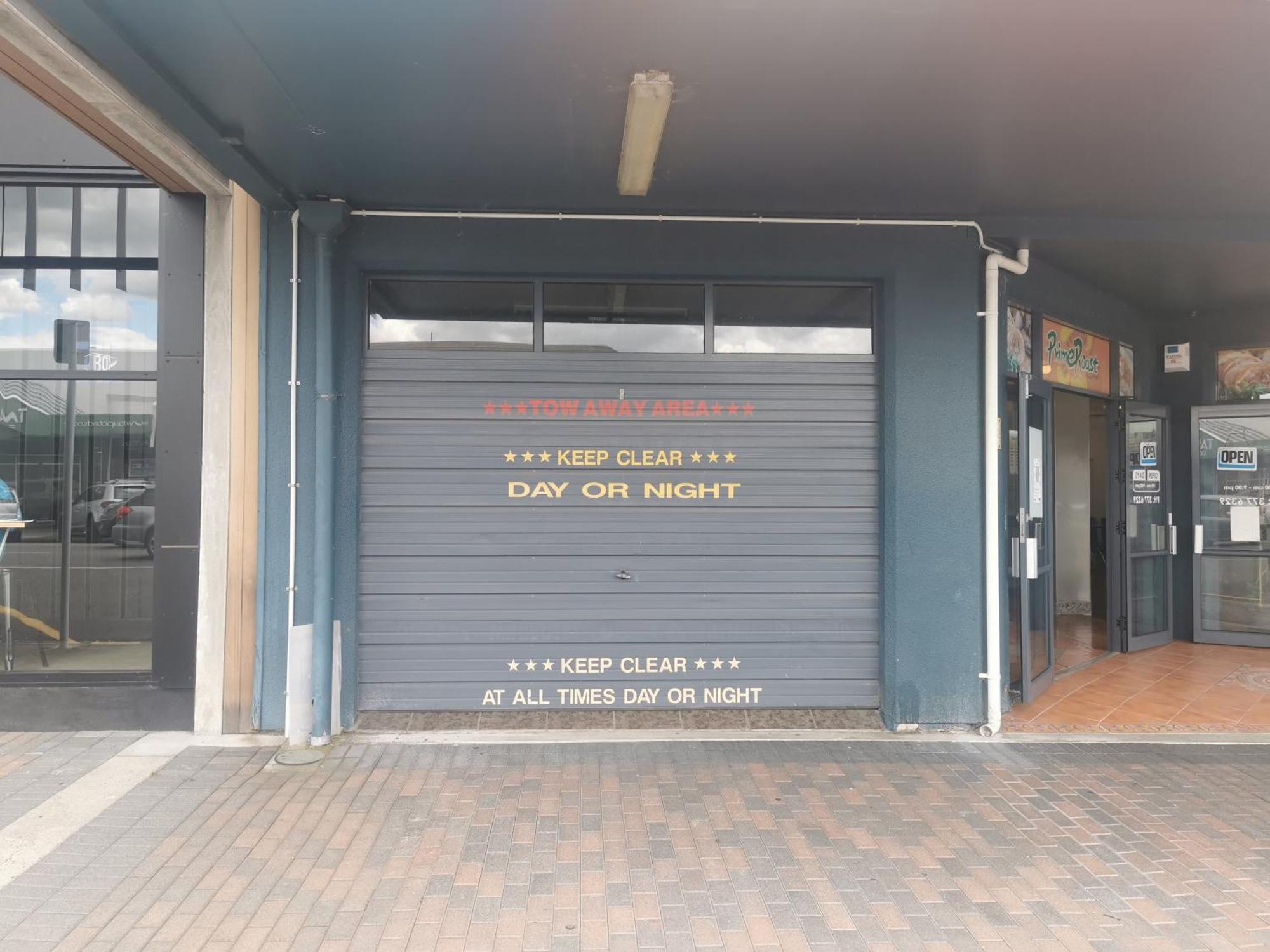 Large Luxury Apartment Located Right In Town Taupo Bagian luar foto